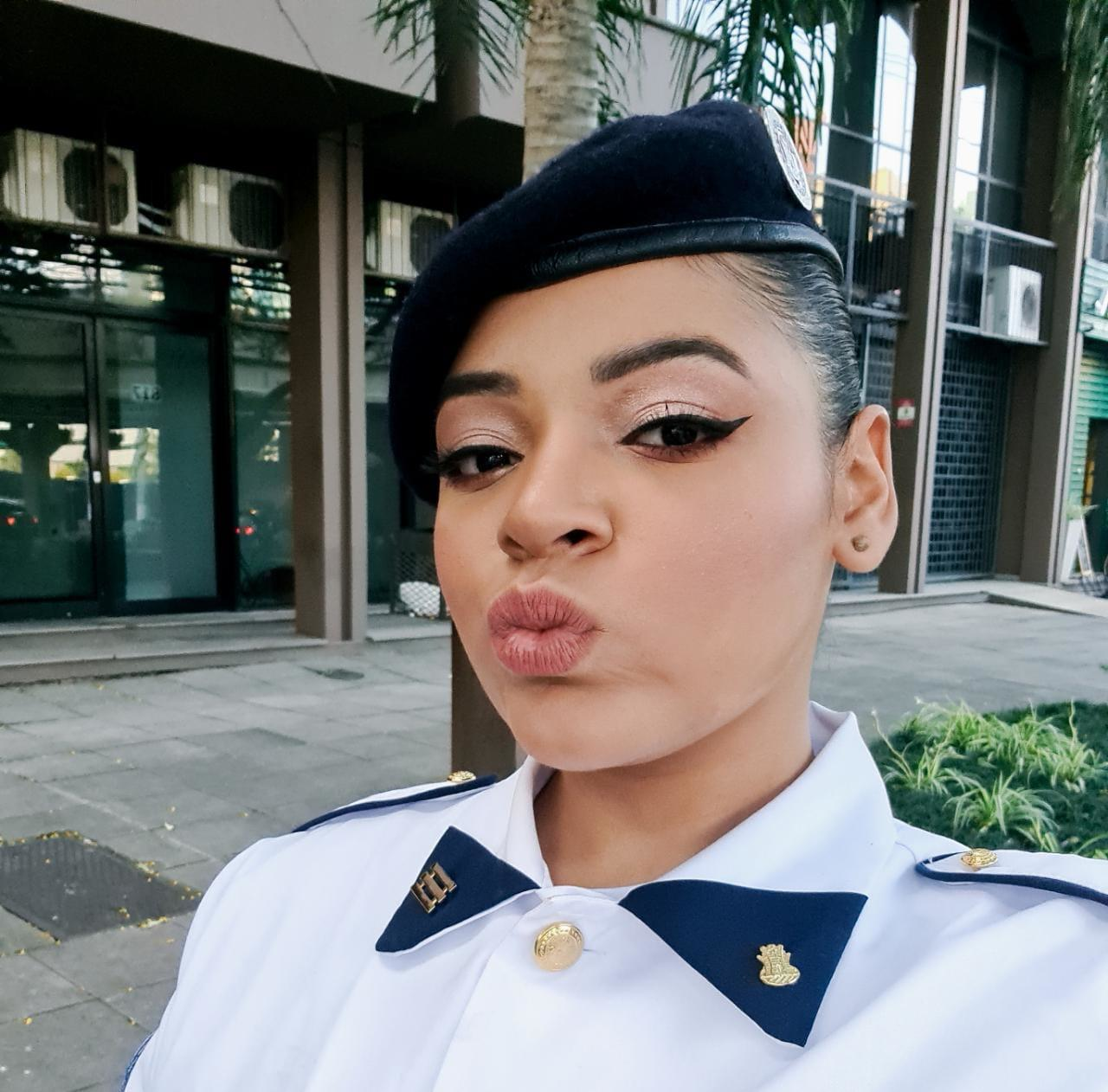 Moni Antes da Formatura